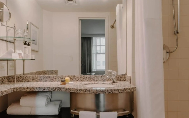 Club Quarters Hotel Downtown, Houston