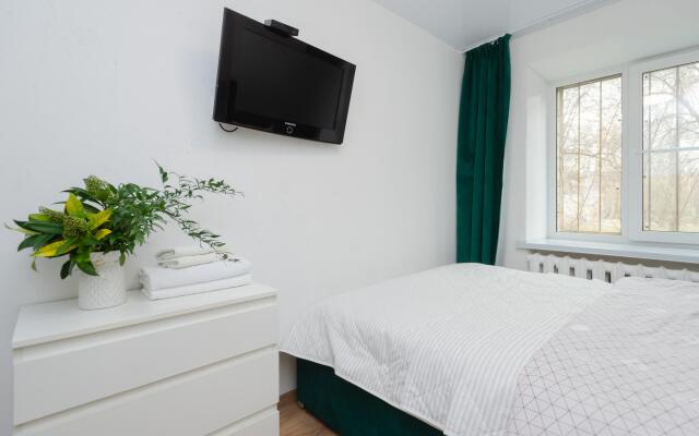 ApartHouse on Malysheva street 104