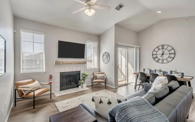 Luxury Apartment - Hot Tub - Gym - Free Parking