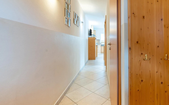 Cozy Garden Apartment Near Ski