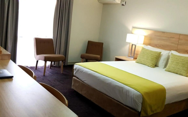 Quality Inn Carriage House