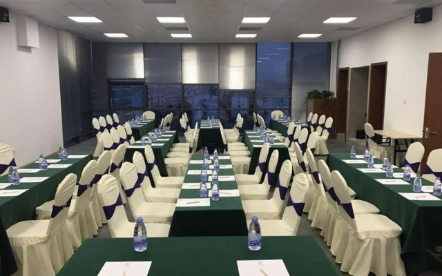 Shanghai Leisure Hotel