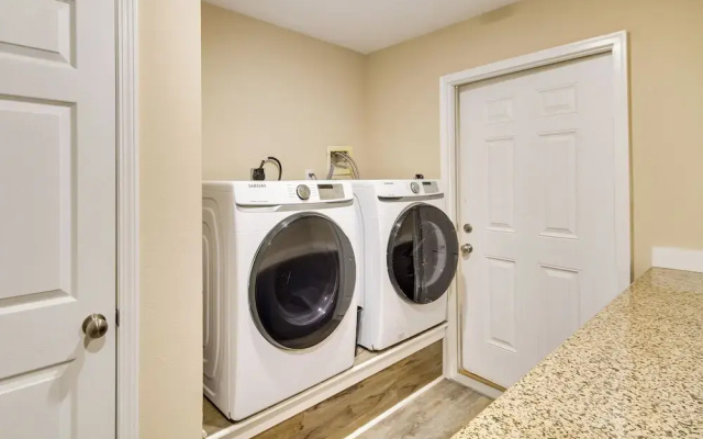 Spacious D'iberville Townhome Near Beach & Casino!