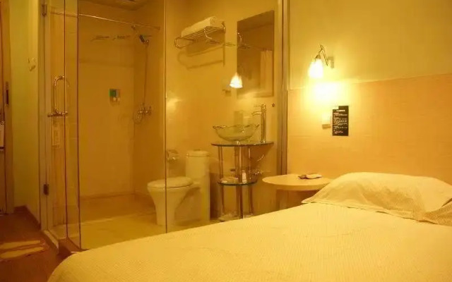 Tianjin Champagne Town Hotel