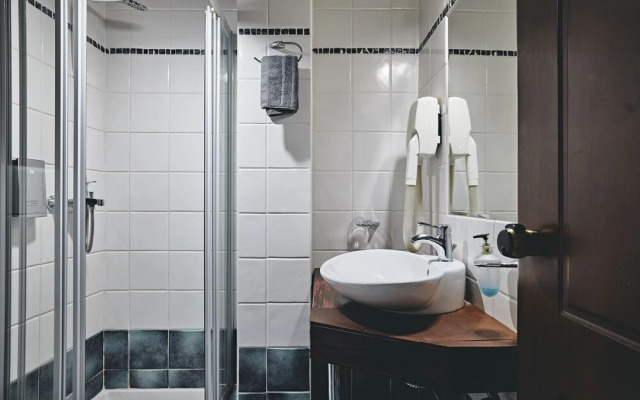 Nostos Suites by White Hills
