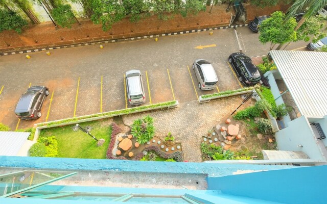 Spacious Riverside Pluit Apartment