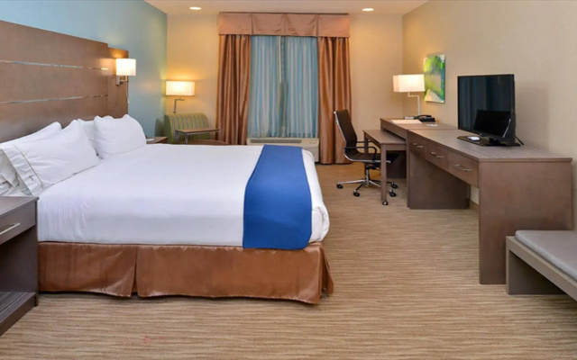 Holiday Inn Express Hotel & Suites Schulenburg by IHG