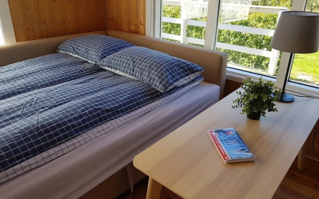 Eyja Mörk & Bubble Bedroom