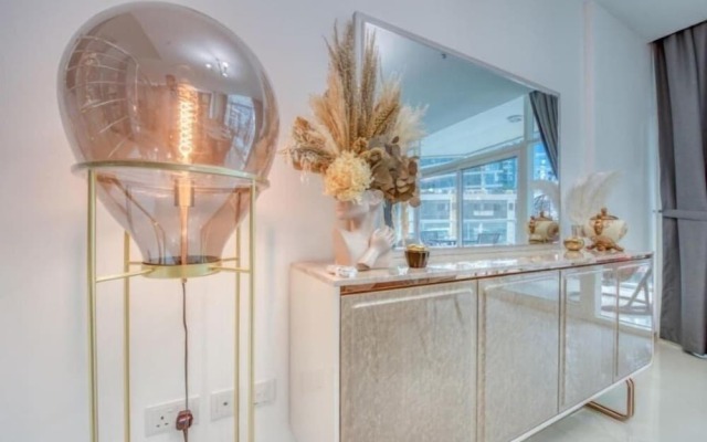 Luxurious 4 Bedroom Duplex Villa Apartment Near JBR