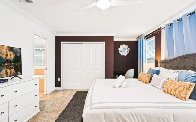 Storey Lake 6BR Lakeview Home Pool Spa Near Disney