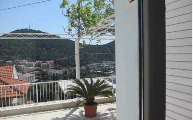 Apartment and Rooms Zora