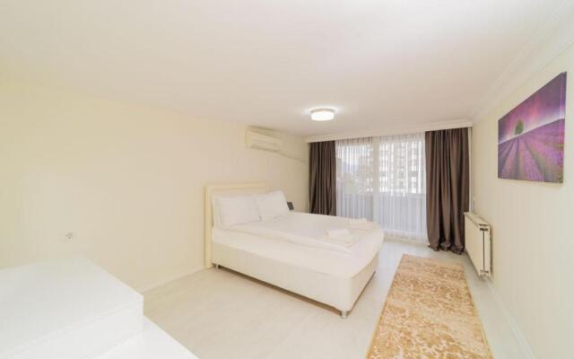 Flat With Terrace Next To Konyaalti Beach