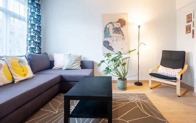 Flat With Balcony Near Bull Statue in Kadikoy