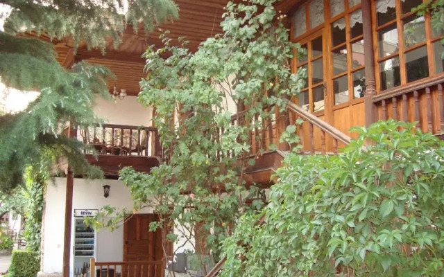 Chakarova Guest House