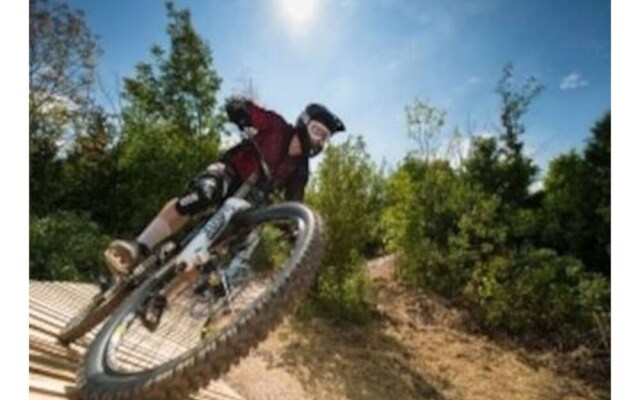 Classy Mountainside Studio - 403