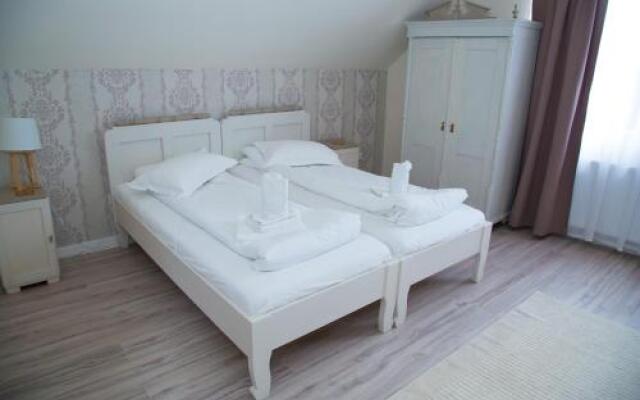 Cosbuc Residence & Villa