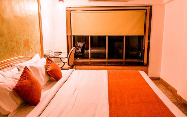 OYO Apartments Powai Lake View