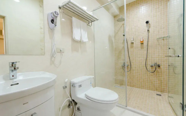 La Dahai Bed and Breakfast