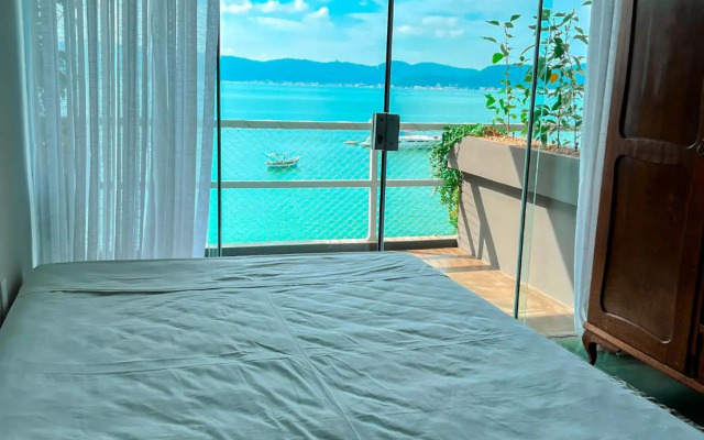 Linda casa pé na areia para até 16 pessoas