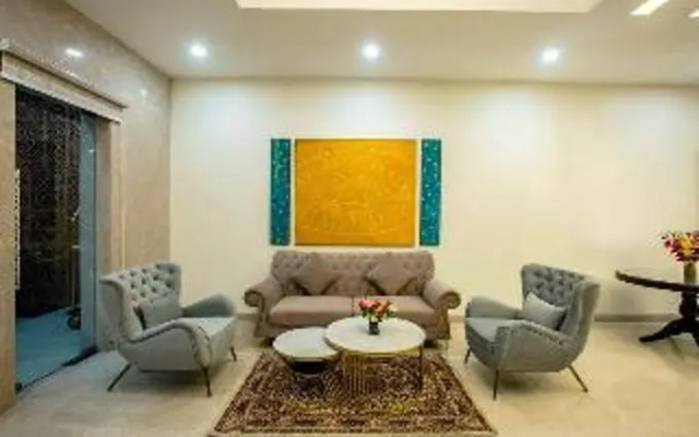 Hotel Luxe Opera NH8 – 7km from IGI Airport Delhi