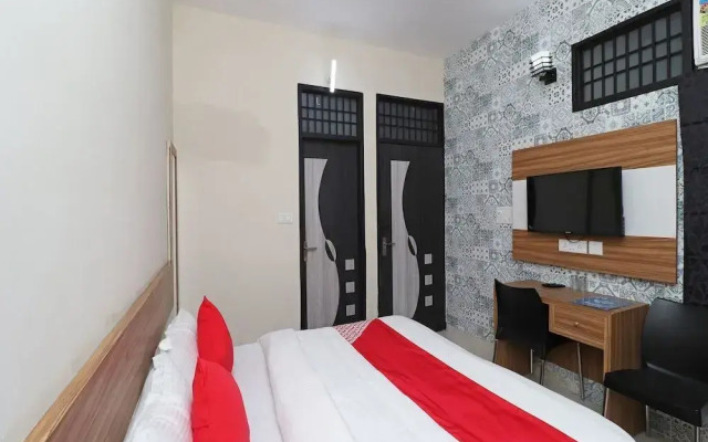 Dwarka Palace By OYO Rooms