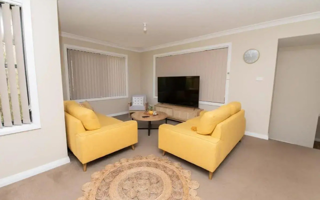 Phillip Villa, Modern & Fresh, Close to Town, Free Wifi