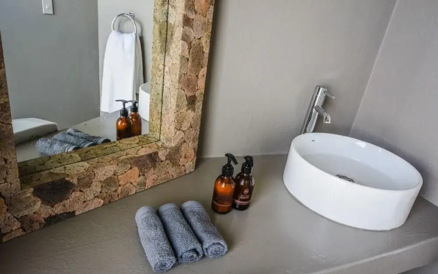 Suite 9 The Village