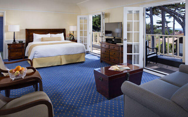 Colonial Terrace Inn by the Sea