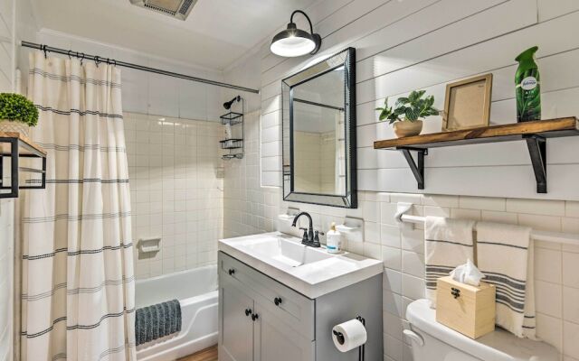 Stylish Franklin Cabin on 6 Private Acres!