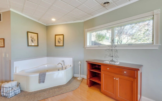 'holmes With a View' Studio: Millersburg Retreat!