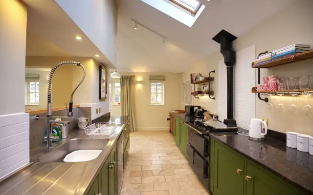 Stunning 3-bed House in a Private Hidden Valley