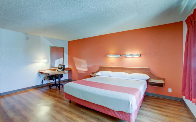 Motel 6 Irvine - Orange County Airport