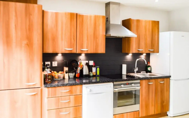 2 Bedroom Apartment in Edinburgh With Private Garden