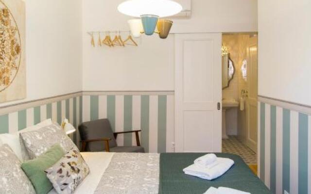 2 Beautiful Suites Upscale Flat Embracing Tejo!