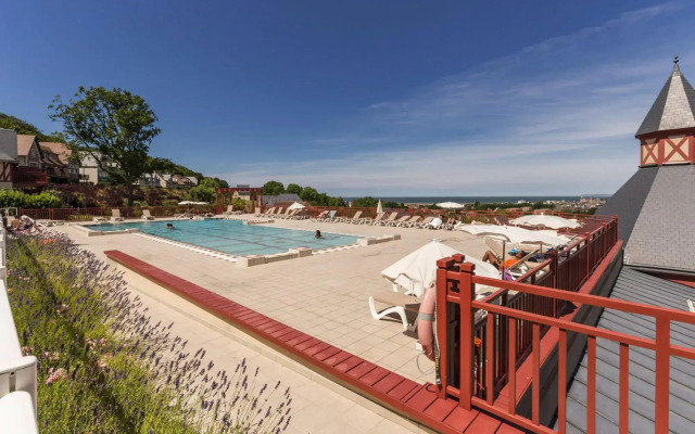 Apartment in Residence & Spa With Common Pool and Sauna, Houlgate