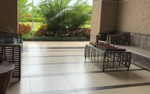 Qingshu Holiday Villa Hotel (Yangjiang Poly Yintan Store)