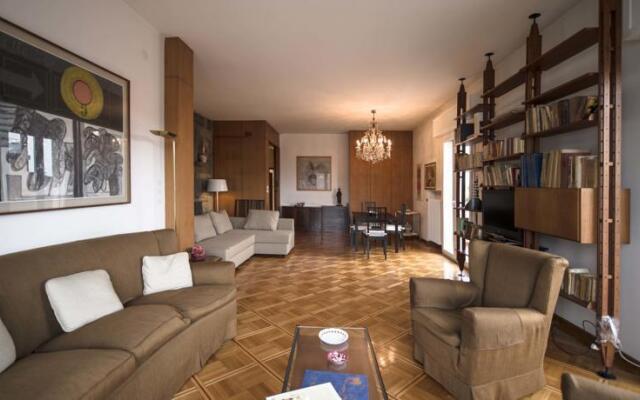 Calori Halldis Apartment
