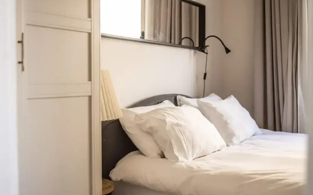 Bauhaus Artistic Haven by Sea N' Rent
