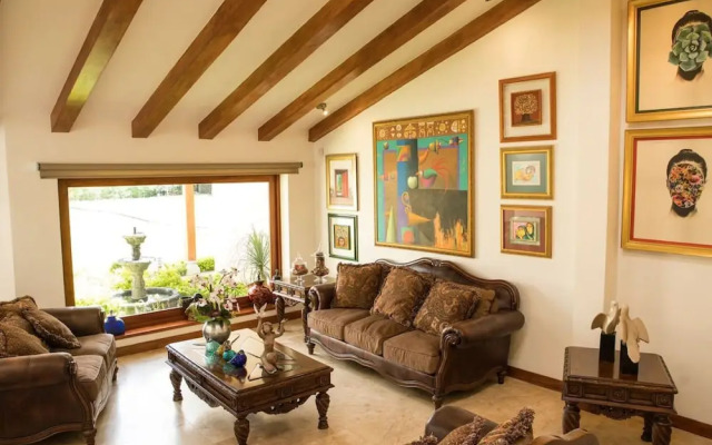 Luxury Guayllabamba House Gym Jacuzzi Parking Pool Wifi