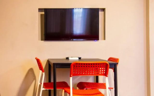 Colorful Apartment Near Kulturpark Izmir
