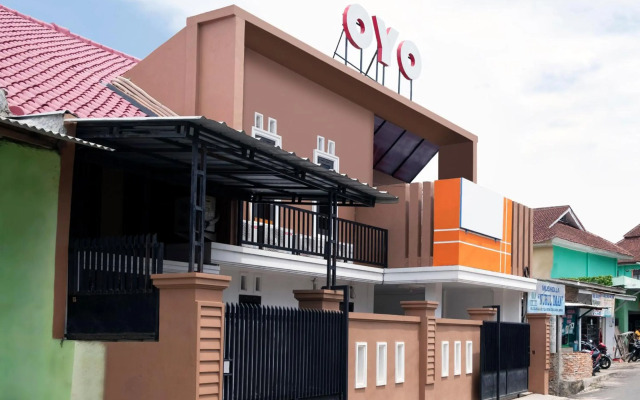 OYO 2595 Lumungga Residence