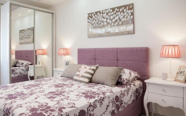 Old City Luxury Apartment Iris