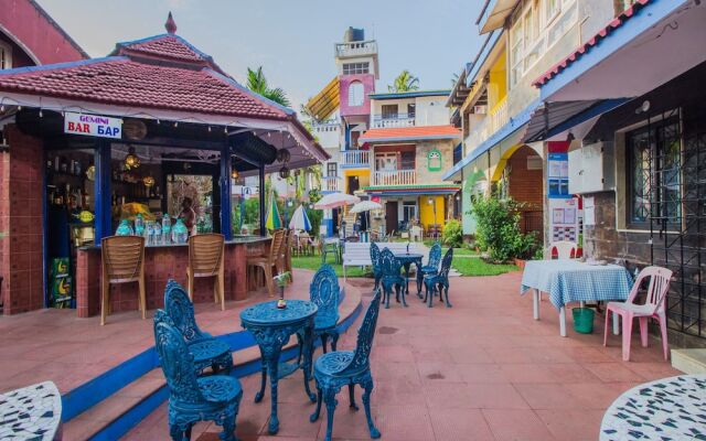 OYO 12902 Home Colourful Studio Home Candolim