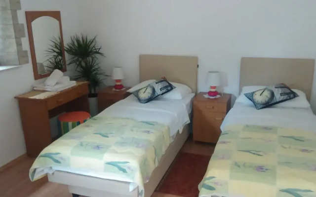 Rooms Mali Raj