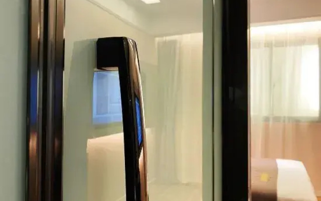 HomeinnsPlus Hotel（Shanghai Pudong International Airport East Station Branch)