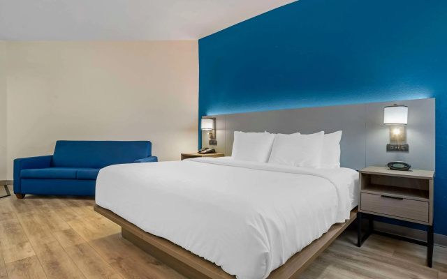 Comfort Suites Hattiesburg near University