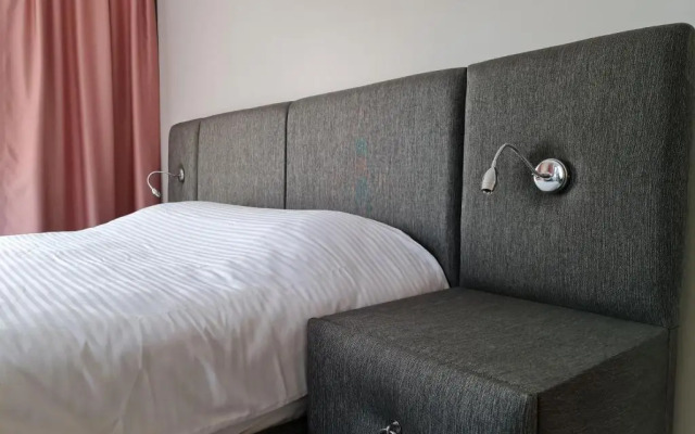 Smart Airport Hotel
