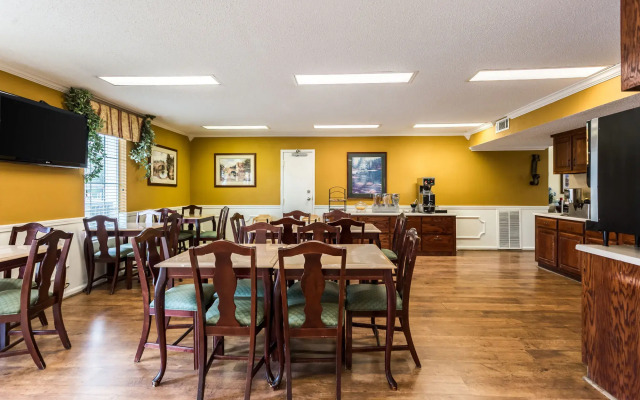 Econo Lodge Tupelo Barnes Crossing