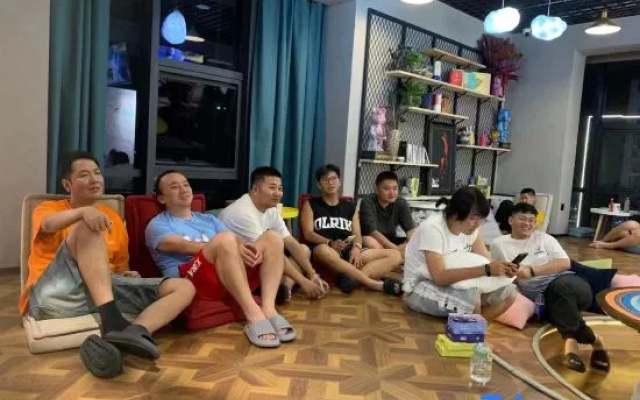 SandHotel – People – Urumqi