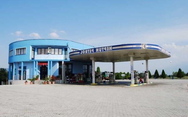 Neptun Petrol Motel